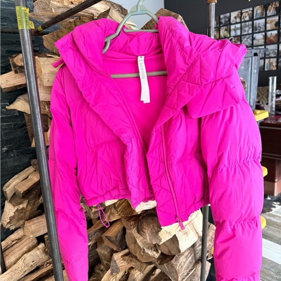 lululemon athletica Jackets & Blazers - Lululemon sonic cropped Pink Puffer Jacket